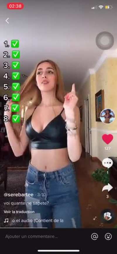 She absolutely wanna show her 🍒 to us