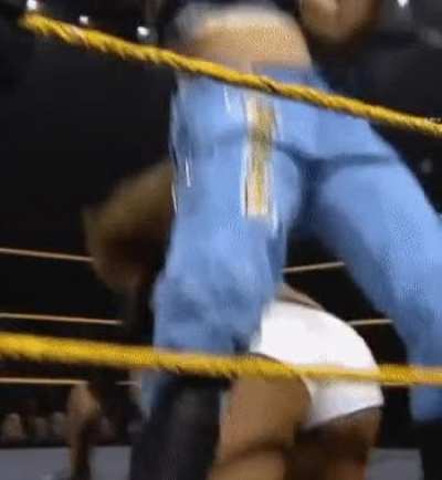 Dakota Kai 🍑