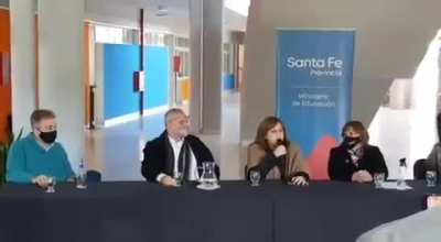 Dice la Ministra Adriana Cantero que lo mejor que podemos hacer los que estamos preocupados por la educación es 