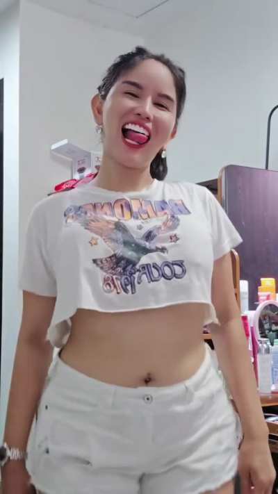 Ms-e-love (tiktok ) accidentally show boobs