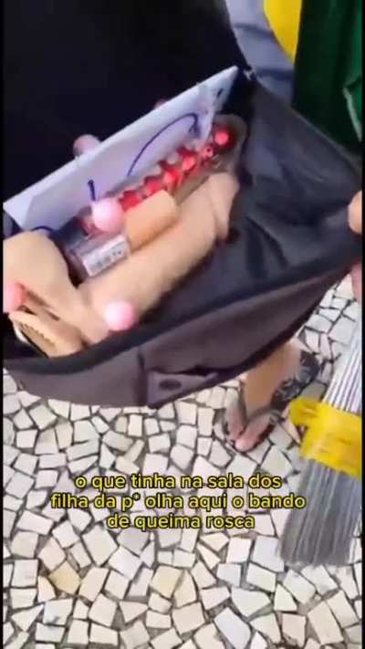 Trago-lhes fatos