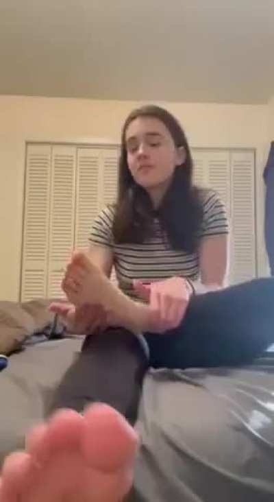 addicted to her feet