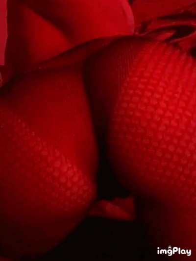 ugh I can&rsquo;t send pics out so enjoy! :( comment if you miss my ass