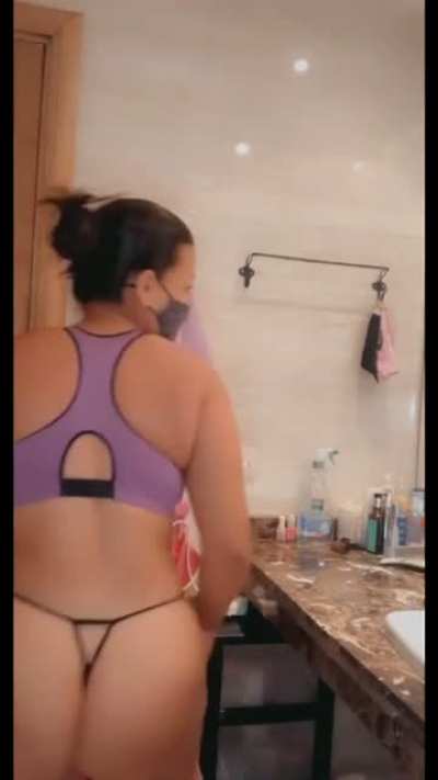 Do you like Latin moms with natural fat ass? F41