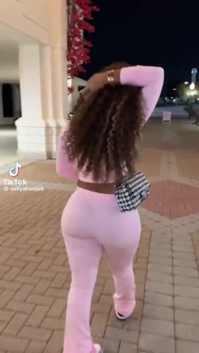 👑👑👑