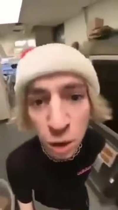 Christmas Facts with Professional Smash Ultimate Player Gavin "Tweek" Dempsey 🤠