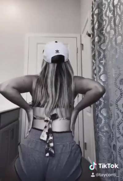 Taynara twerking