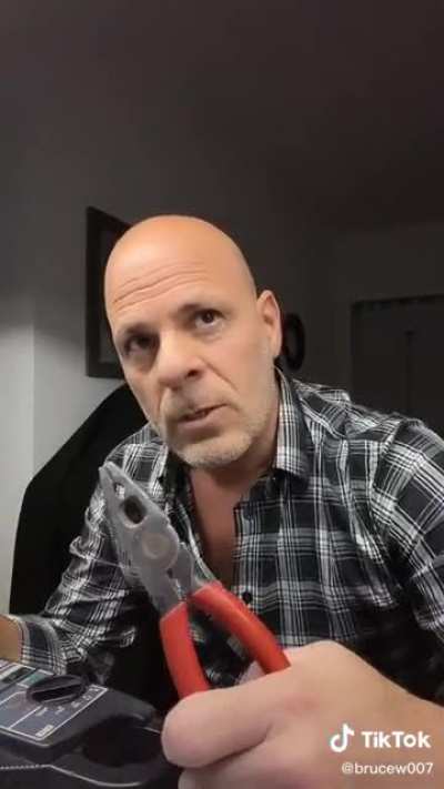 Ahora s&iacute; que lo vi todo... Un doble de Bruce Willis homenajeando a Ricardo Darin en Un Cuento Chino