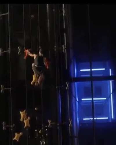 HMRB while I race an elevator