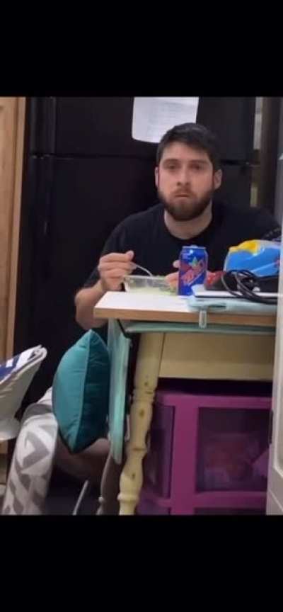 👁👄👁