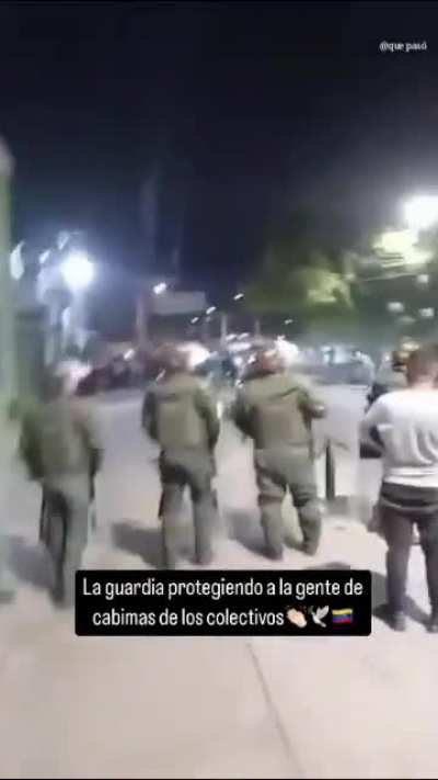 Guardia nacional uni&eacute;ndose a las protestas contra los colectivos 