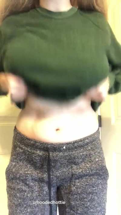 it&rsquo;s cold so they&rsquo;re only going to pop out for a second (oc titty drop)