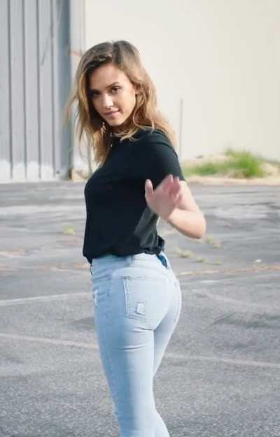 Jessica Alba knows where you're looking