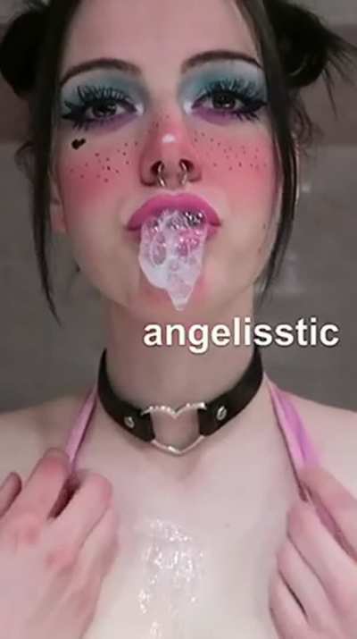 let&rsquo;s make out like this ;)