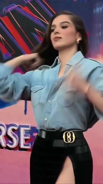 Hailee Steinfeld