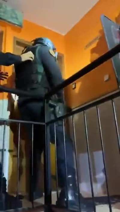 Spanish police in action.