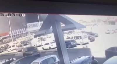 CCTV footage of the Russian guided bomb attack on the "Epicenter" hypermarket in Kharkiv [25.05.2024]