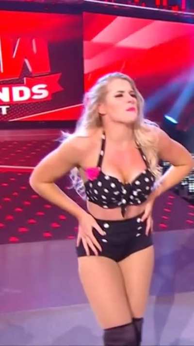 Lacey Evans