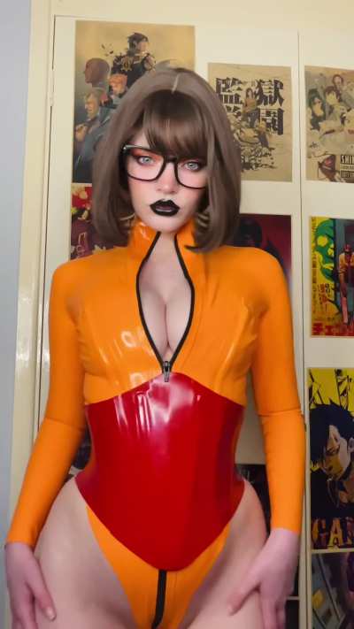 My latex Velma cosplay!