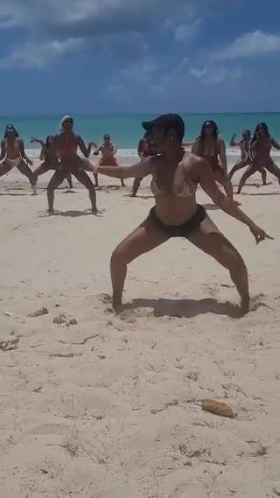 As you can see we see royal_g developing future waistlines.