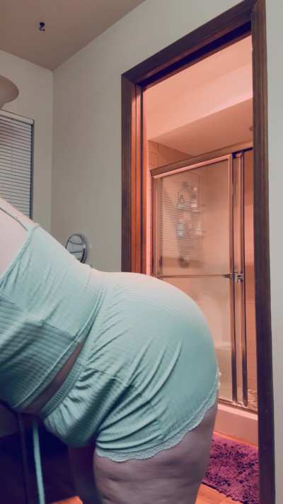 Do younger guys like period farts 💨 or is this just for dirty old men?