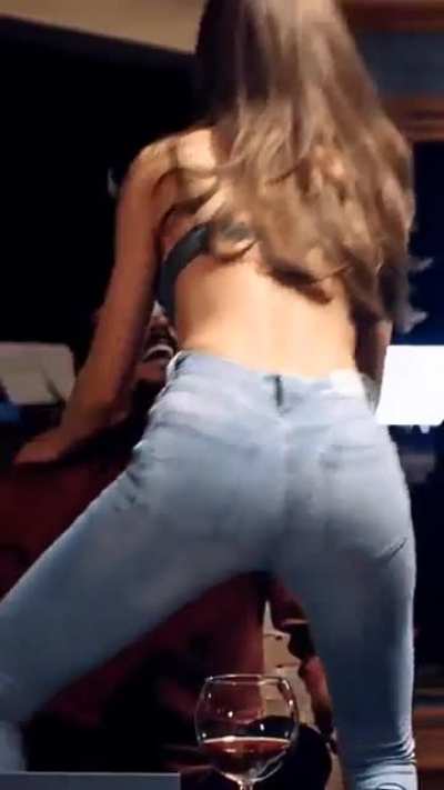 SERENAY SARIKAYA
