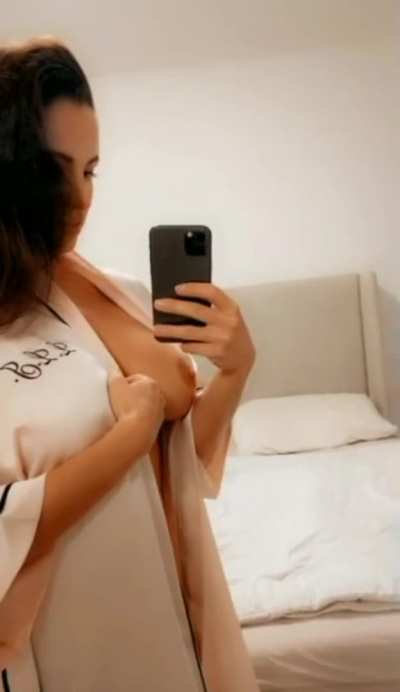 Soft tits 👅
