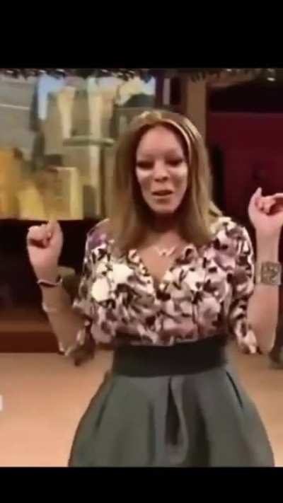 Wendy Williams @therealwendywilliamsonline (that&rsquo;s the &ldquo;I&rsquo;m about to gossip my ass off run&rdquo;)