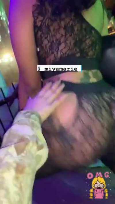 🤳🏻🍑