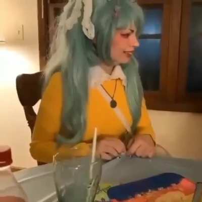 😳
