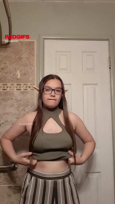 Elf girl breeding season is here
