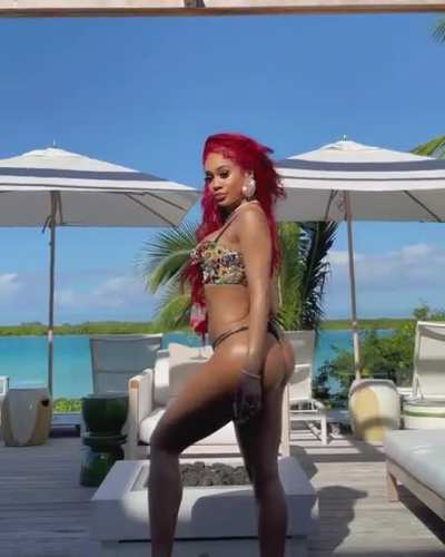 meaty ass🤤🤤