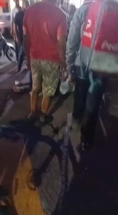 Ayer le quisieron afanar a un repartidor de pya