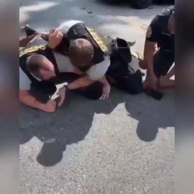 Police arrest Lyft passenger for not showing ID and cause a him to have a seizure.