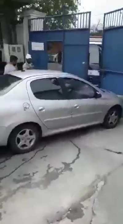 Gustavo plmdds reage a este v&iacute;deo, a mulher n&atilde;o quer a multa pq de acordo com ela, ela n pode pagar pq j&aacute; paga muitos impostos KKKK