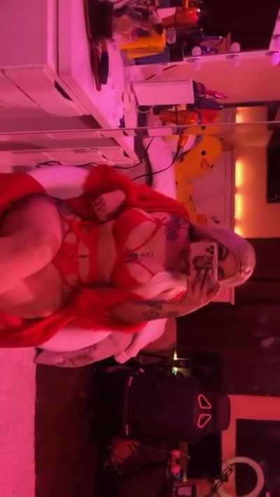 Qnsxo - Video #7740