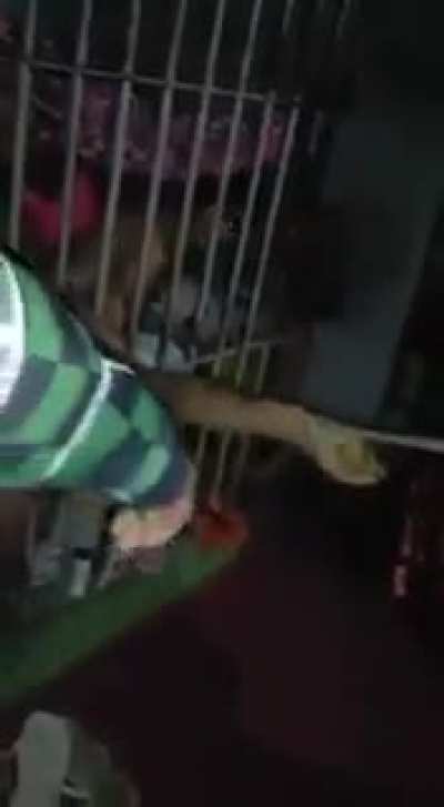 Brazilian Jellyfish Arms trick. A true classic.