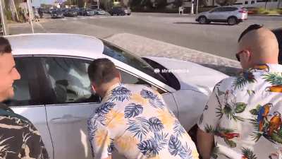 Racists harassing jewish people in Florida.