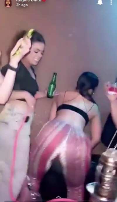 Asian w/ a phatty twerking