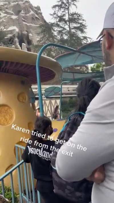 A mom at Disney decides she doesn't have to wait in line.