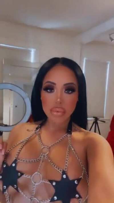 realnicolezavala