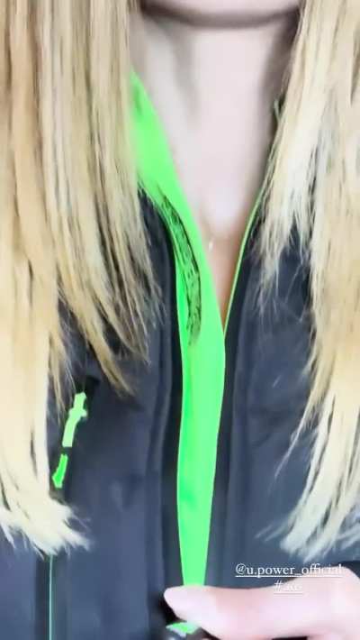 Hi