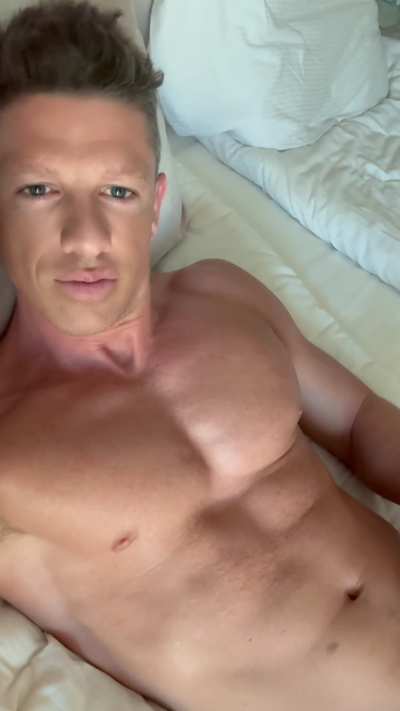 Horny Sunday in bed 😮&zwj;💨