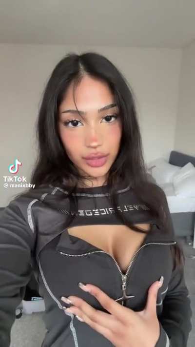 she&rsquo;s just showing them off for us