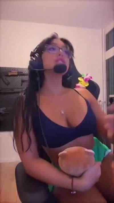 Gros d&eacute;collet&eacute;