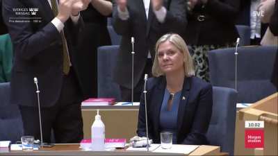 POV: Det &auml;r din fjortonde f&ouml;delsedag och hela sl&auml;kten sjunger "Ja m&aring; hon leva!"