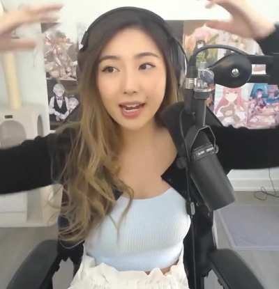 Tight outfit 👀