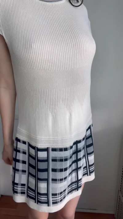 I love when people stare at my tits when I don&rsquo;t wear a bra