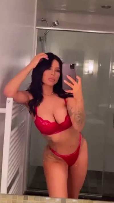 That&rsquo;s it for now! I&rsquo;ll let you guys know when she post more ;) in the meantime spam upvotes on all of the posts !!!