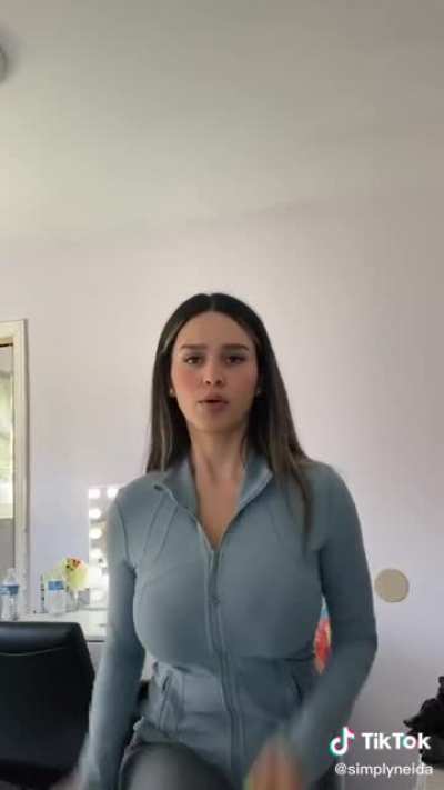 r/2busty2hide